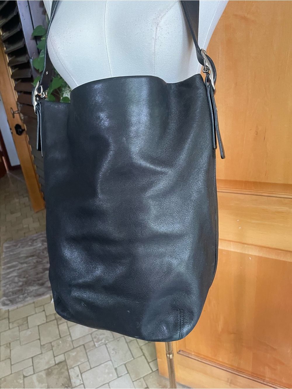 COACH VINTAGE LEGACY 9151 Bucket Tote Black Bag Buttery Soft XL size - Picture 2 of 15